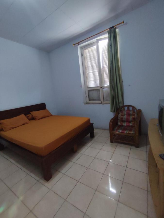 Oyo 90865 Hotel Kusuma Purwakarta カラワン エクステリア 写真